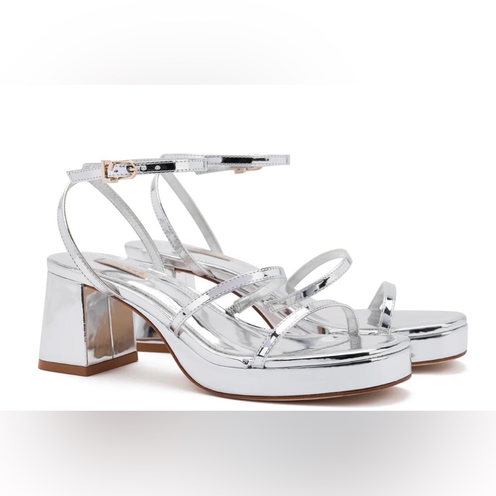 Larroude 🫧Liquid Silver Gia Platform Strappy Sandals New Patent Leather